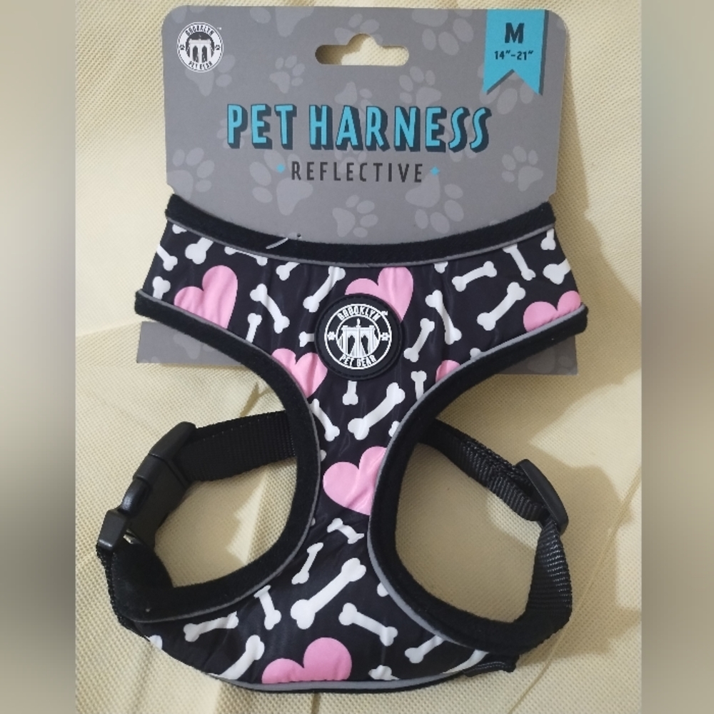 Brooklyn Pet Gear Pink and Black hearts and bones Harness Size M NWT